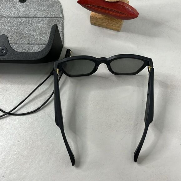 Bose Frames Alto Audio Sunglasses with Open Ear Headphones Black with Bluetooth - Picture 14 of 14